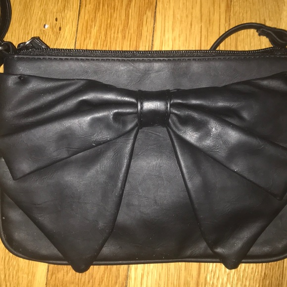 Handbags - Handbag